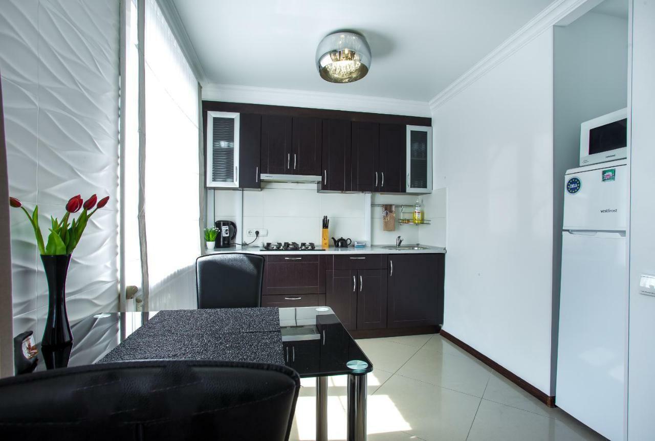 Lotos For You Apartments Mykolajiv Buitenkant foto